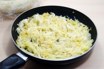 Пирожки с капустой на сковороде Пирожки с капустой на сковороде