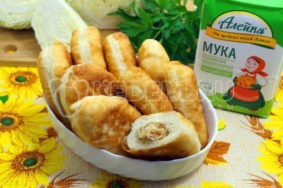 Пирожки с капустой на сковороде Пирожки с капустой на сковороде