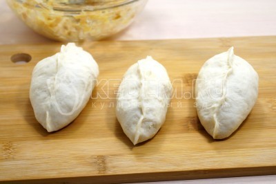 Пирожки с капустой на сковороде Пирожки с капустой на сковороде