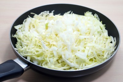 Пирожки с капустой на сковороде Пирожки с капустой на сковороде