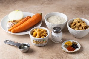 Плов с соевым мясом