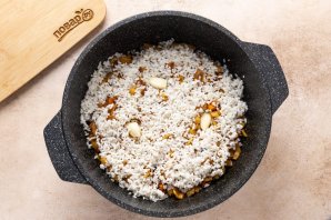 Плов с соевым мясом