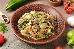 Рагу с фаршем и замороженными овощами