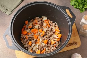 Рагу с фаршем и замороженными овощами