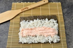 Роллы с икрой мойвы Роллы с икрой мойвы