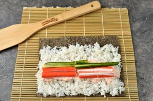 Роллы с икрой мойвы Роллы с икрой мойвы