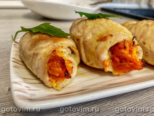 Рулетики из куриного филе с сыром и морковью