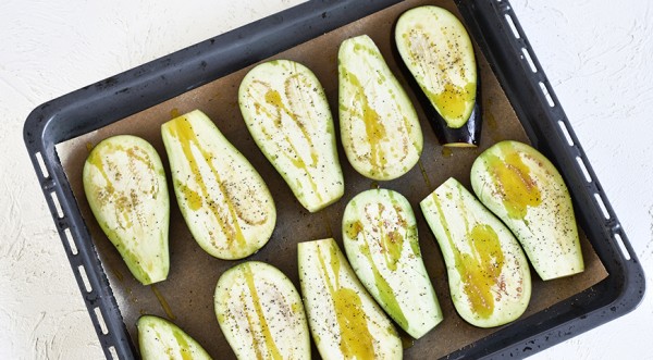 Салат из запеченных баклажанов и перцев с брынзой, пошаговый рецепт с фото Салат из запеченных баклажанов и перцев с брынзой, пошаговый рецепт с фото