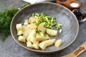 Салат со свиной копченой грудинкой Салат со свиной копченой грудинкой