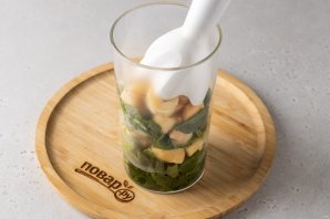 Смузи с яблоком и шпинатом