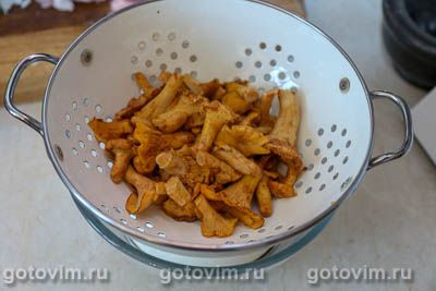 Свинина с лисичками и картофелем по-деревенски Свинина с лисичками и картофелем по-деревенски