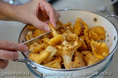 Свинина с лисичками и картофелем по-деревенски Свинина с лисичками и картофелем по-деревенски