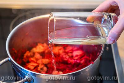 Свинина со свеклой и черносливом в белом вине Свинина со свеклой и черносливом в белом вине