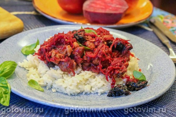 Свинина со свеклой и черносливом в белом вине Свинина со свеклой и черносливом в белом вине