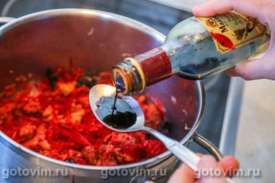 Свинина со свеклой и черносливом в белом вине Свинина со свеклой и черносливом в белом вине