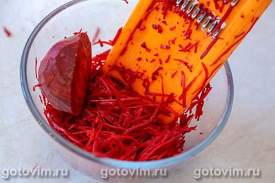 Свинина со свеклой и черносливом в белом вине Свинина со свеклой и черносливом в белом вине