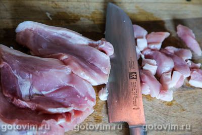 Тушеная капуста с мясом и солеными огурцами Тушеная капуста с мясом и солеными огурцами