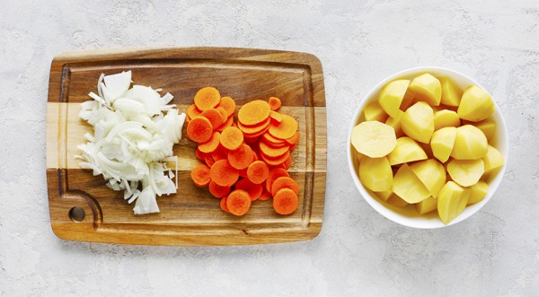 Тушеная картошка с мясом, пошаговый рецепт с фото