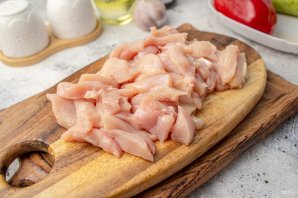 Вок с фунчозой и курицей Вок с фунчозой и курицей