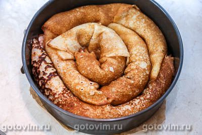 Блинный пирог-улитка с курицей и сыром Блинный пирог-улитка с курицей и сыром