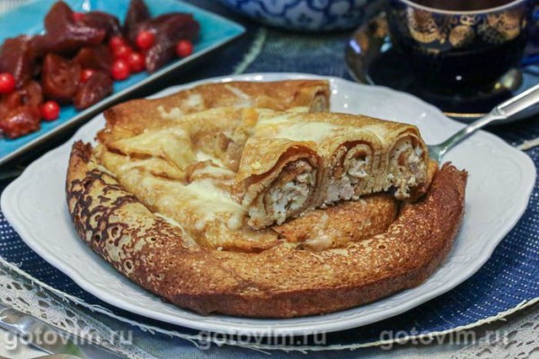 Блинный пирог-улитка с курицей и сыром Блинный пирог-улитка с курицей и сыром