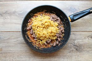 Булгур с мясным фаршем и вермишелью