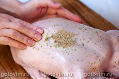 Фаршированная утка с яблоками и виноградом в духовке Фаршированная утка с яблоками и виноградом в духовке