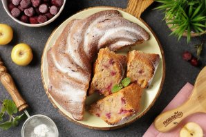 Кекс с вишней и яблоком Кекс с вишней и яблоком