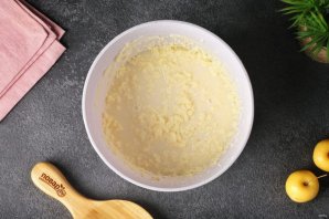 Кекс с вишней и яблоком Кекс с вишней и яблоком