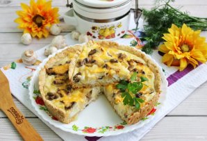 Киш с индейкой, грибами и картошкой
