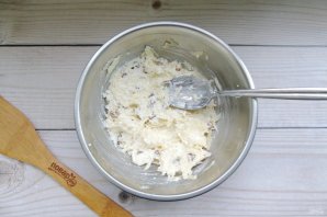 Конвертики из лаваша с яблоками, изюмом и творогом