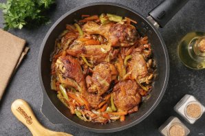 Курица на сковороде по-абхазски Курица на сковороде по-абхазски