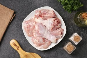 Курица на сковороде по-абхазски Курица на сковороде по-абхазски