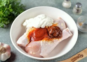 Курица в сметане с аджикой Курица в сметане с аджикой