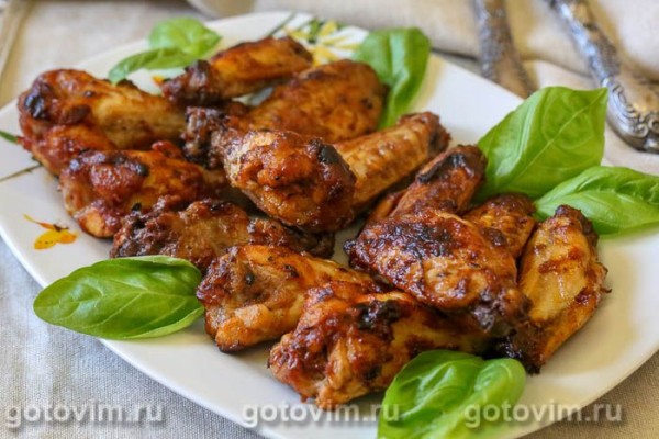 Куриные крылышки в глазури из томатного соуса с коньяком Куриные крылышки в глазури из томатного соуса с коньяком