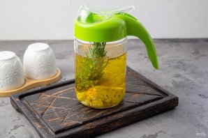 Масло с розмарином и чесноком