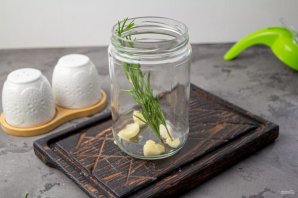 Масло с розмарином и чесноком