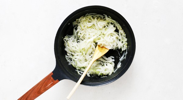 Мидии с луком на сковороде , пошаговый рецепт с фото Мидии с луком на сковороде , пошаговый рецепт с фото