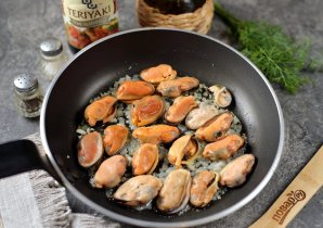 Мидии в соусе "Терияки" Мидии в соусе "Терияки"