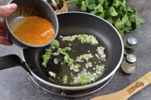 Мидии в соусе "Том ям" Мидии в соусе "Том ям"