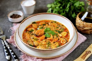 Мидии в соусе "Том ям"