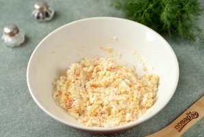 Новогодняя закуска "Кролики на крекерах" Новогодняя закуска "Кролики на крекерах"