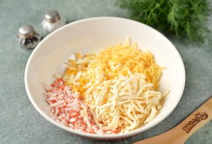 Новогодняя закуска "Кролики на крекерах" Новогодняя закуска "Кролики на крекерах"