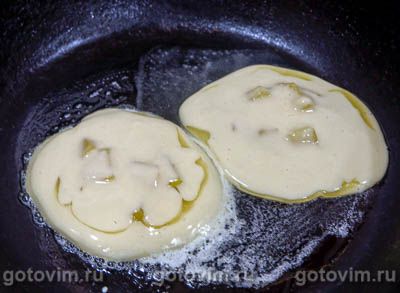 Оладьи с карамелизированной айвой Оладьи с карамелизированной айвой