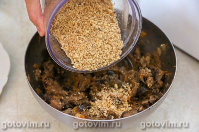 Печеночный торт с баклажанами и грецким орехами Печеночный торт с баклажанами и грецким орехами