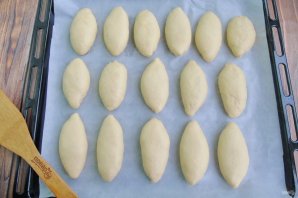 Пирожки с яблоками и вишней