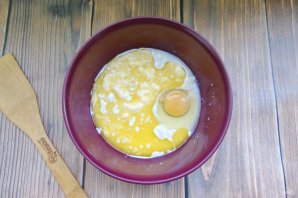 Пирожки с яблоками и вишней