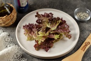 Салат из хурмы и томатов Салат из хурмы и томатов