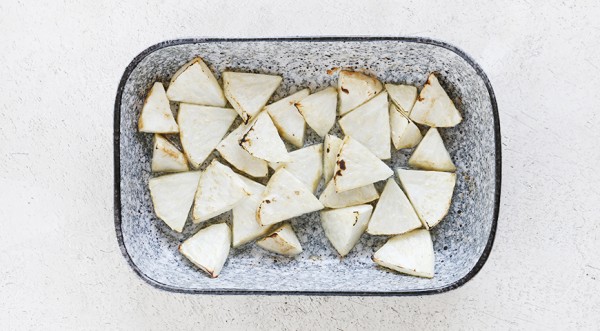 Салат из печеной свеклы с сельдереем и яблоками, пошаговый рецепт с фото