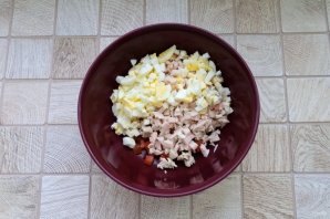 Салат "Любимый" с курицей и грибами